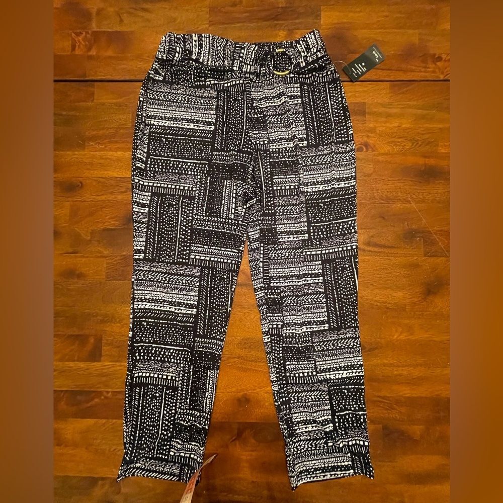 NWT! Robert Louis Chic Black and White Heart Print Pants Medium